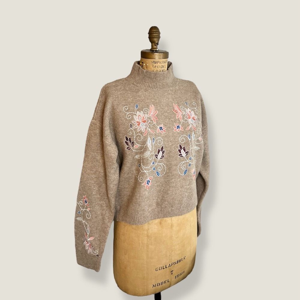 NWT Embroidered Floral Cropped Long Sleeve Turtleneck Boho Bohemian Sweater